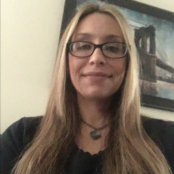 Meet your Posher, Jessica - Picture 2 of 2